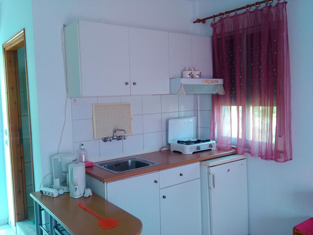 House Mantesos Kinira Exterior foto