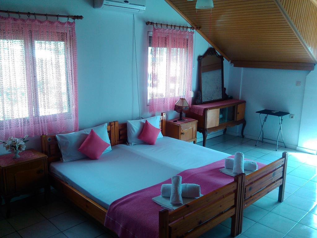 House Mantesos Kinira Exterior foto