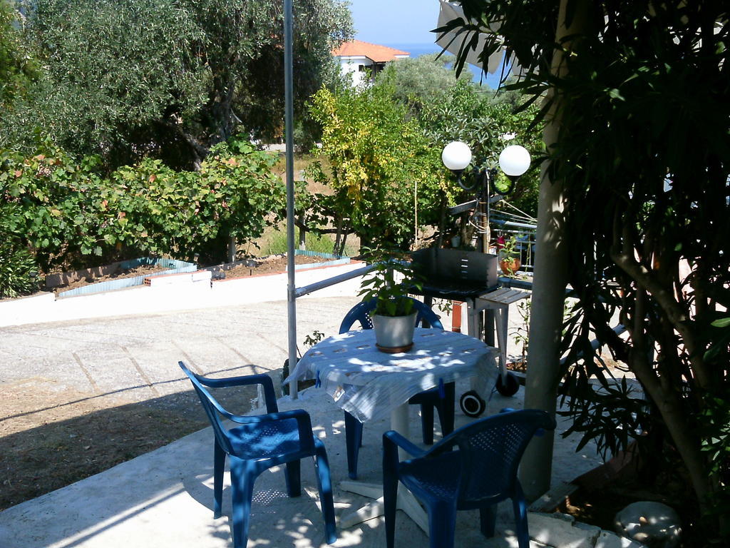 House Mantesos Kinira Exterior foto