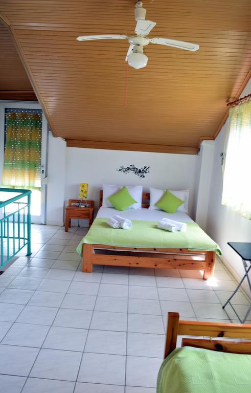 House Mantesos Kinira Exterior foto